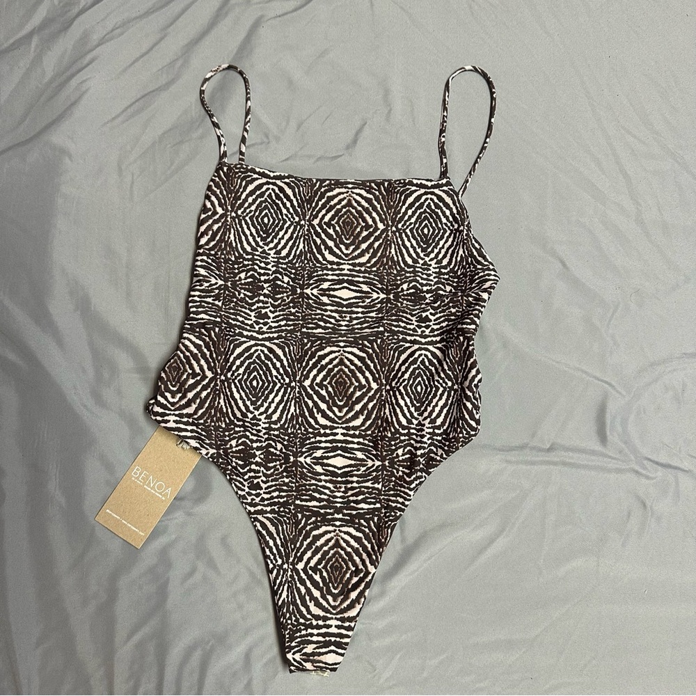 TRADED BENOA Iwa One Piece in Safari